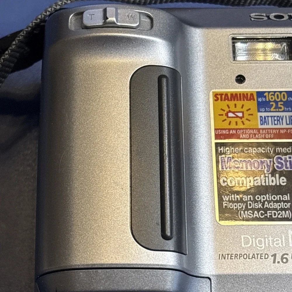 Vintage Sony MVC-FD90 Digital Mavica Camera 16x Zoom FD Drive 1.6MP Untested